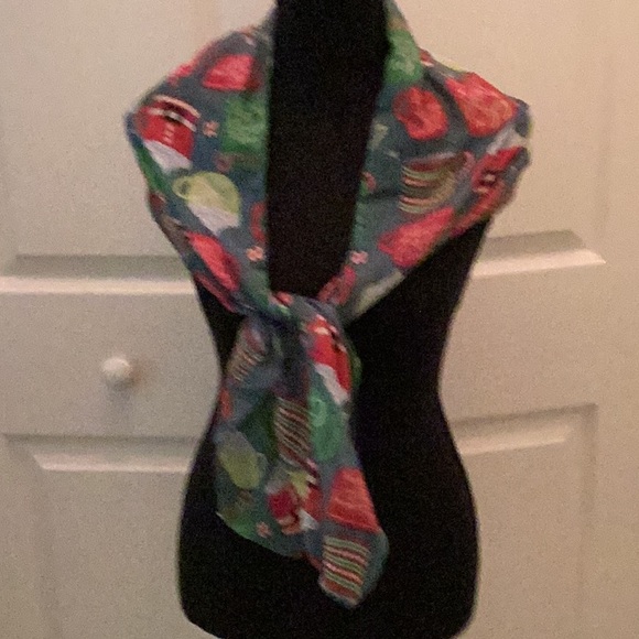 🎄NWOT Just So Much Fun Holiday Scarf Closet Must Have 🎄 - Picture 4 of 7